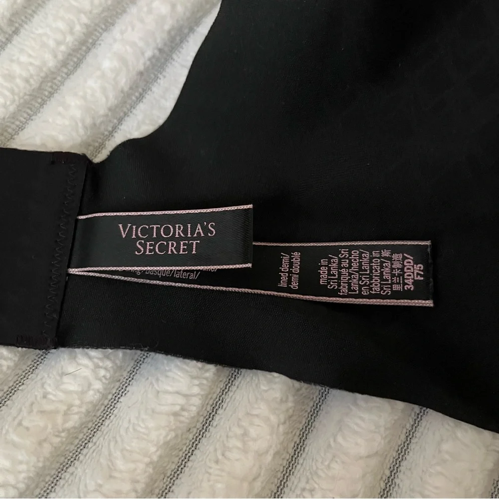 VS Black No Show Bra